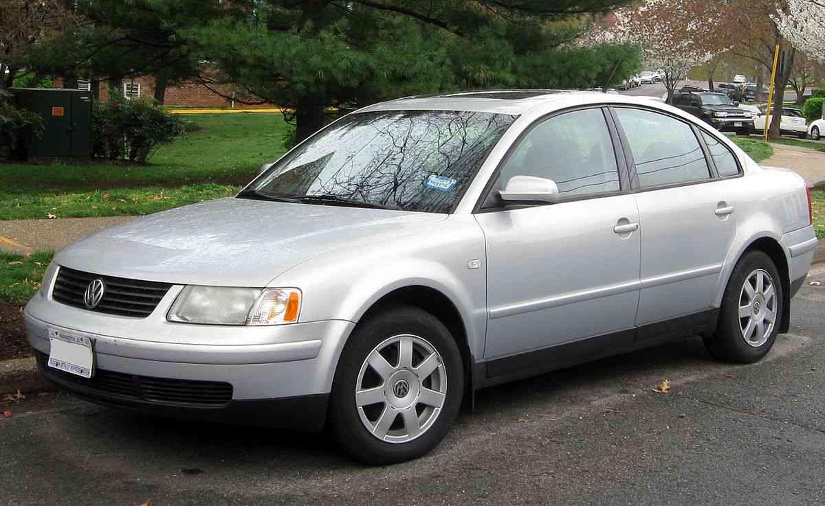 SERBATOIO CARBURANTE PASSAT 2000 1.9 TDI 3B0201075CC<br /><br /><br />