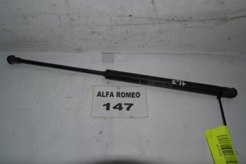 Alfa romeo 147 pistoncino cofano