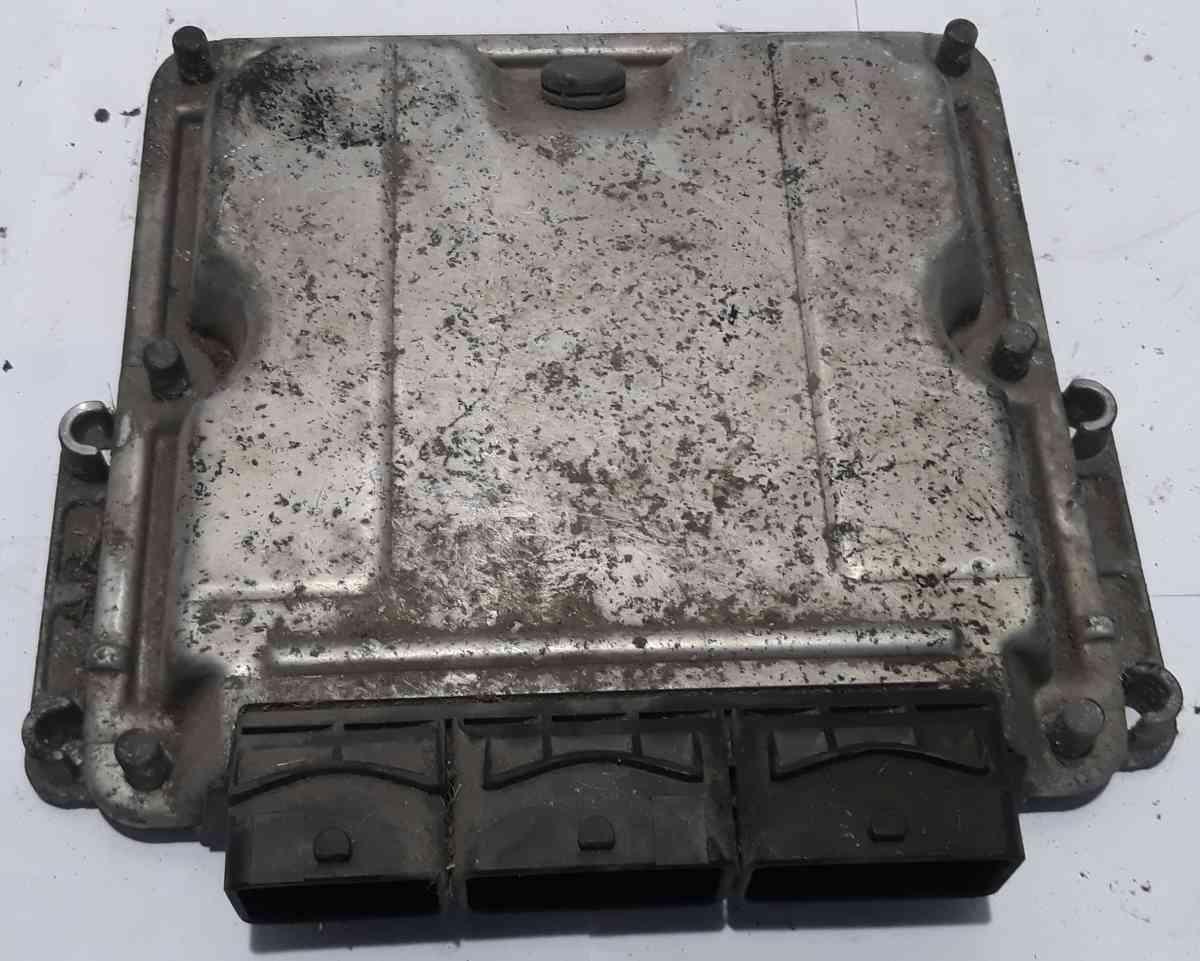 CENTRALINA MOTORE RENAULT LAGUNA 1.9 CDI 8200076092<br /><br /><br />