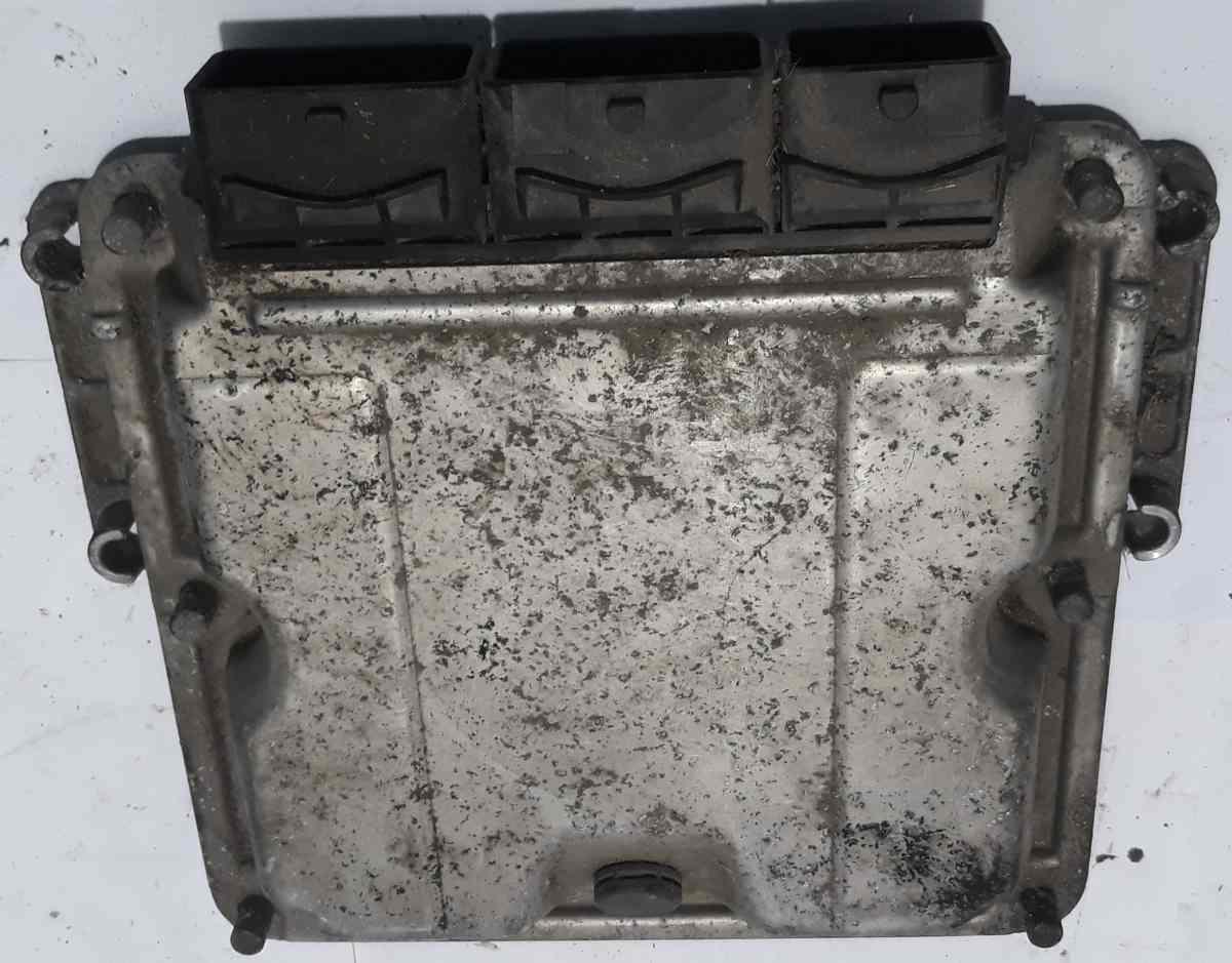 CENTRALINA MOTORE RENAULT LAGUNA 1.9 CDI 8200076092<br /><br /><br />