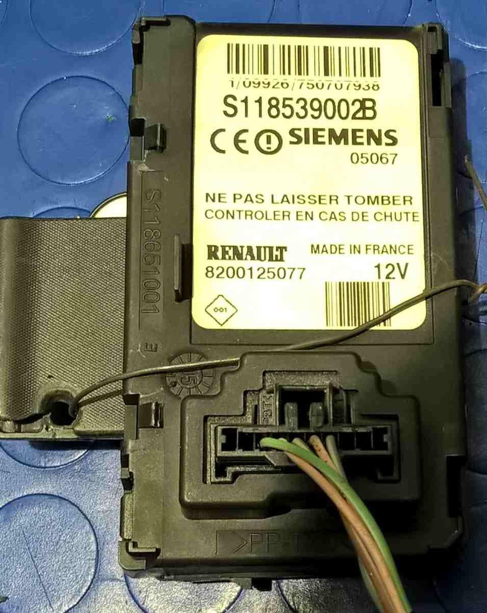 PORTA SCHEDA RENAULT SCENIC 2005 8200125077<br />