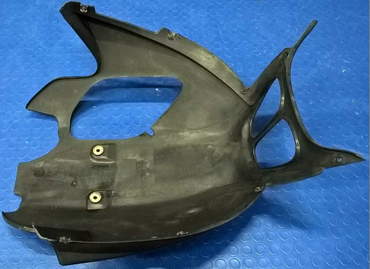 CARENA INFERIORE BMW K1200 RS 2003 46632307781<br /><br /><br /><br />