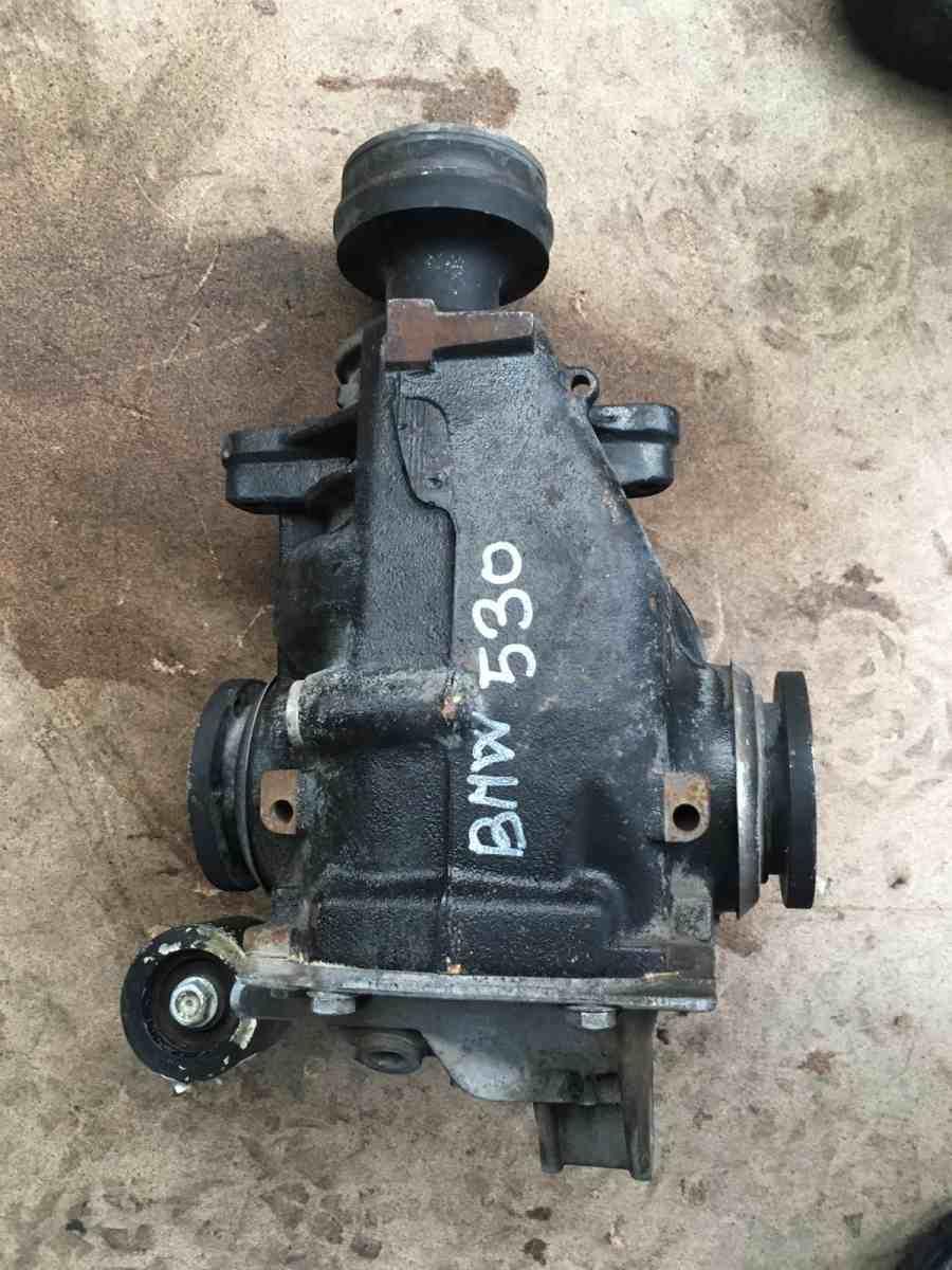 DIFFERENZIALE POSTERIORE BMW SERIE5 530 D 2006 7525201/e2637r 2.35<br /><br /><br />
