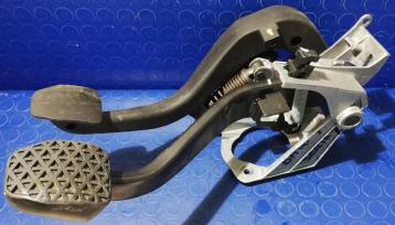 PEDALIERA BMW SERIE 1 120d 2007 42322403<br />