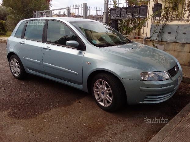 PISTONCINI COFANO ANT FIAT STILO 1.9 JTD 2005 46784590<br /><br /><br />
