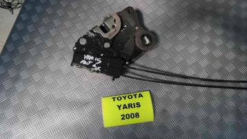 Toyota yaris chiusura porta anteriore sx