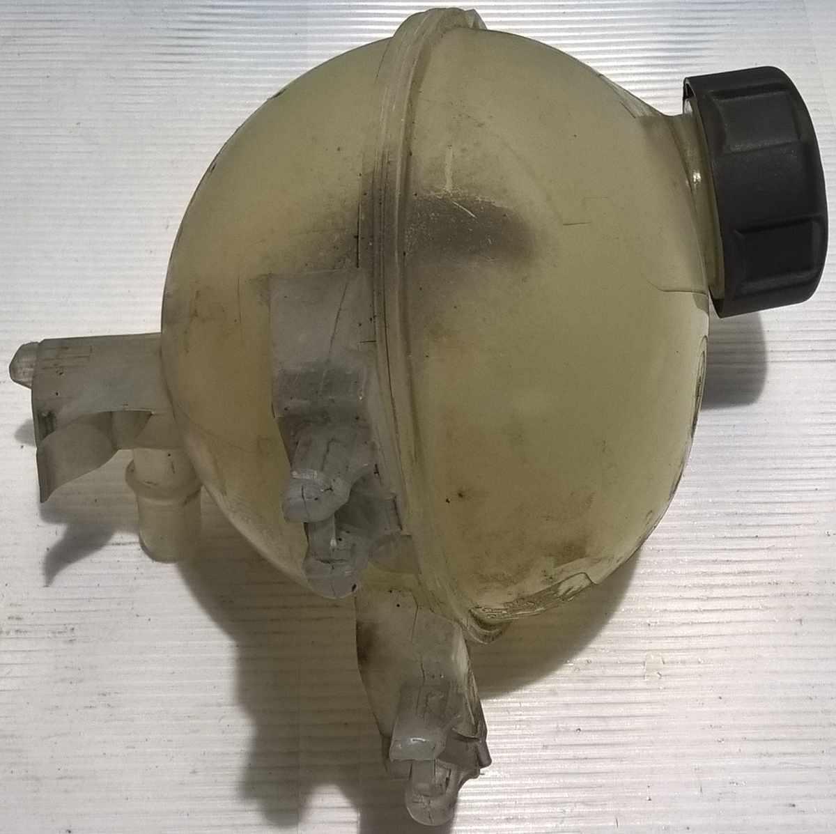 vaschetta acqua radiatore peugeot 208 9800777280<br />