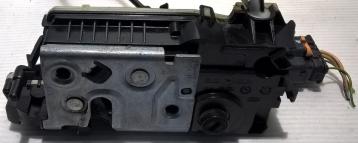 Chiusura posteriore dx peugeot 208 9812501380