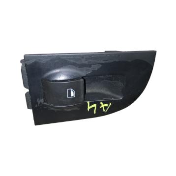 Pulsante alzavetro post sx audi a4 2005 4b0959521
