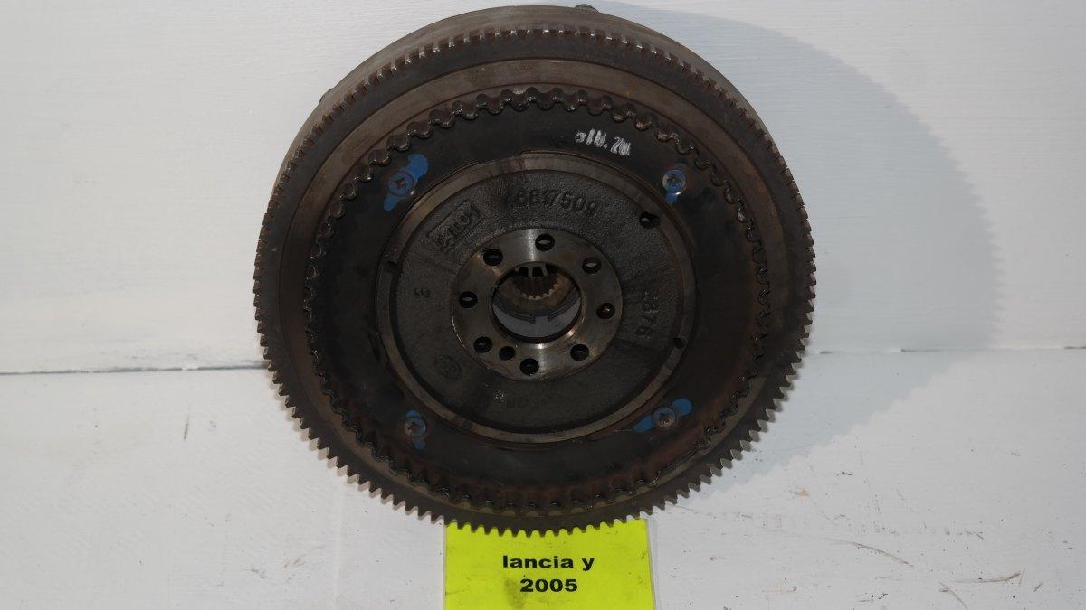 Lancia y 1300 mtjet dal 2004 al 2010 volano