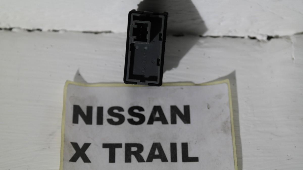 Nissan x-trail dal 2001 al 2006 pulsante regolaggio fari