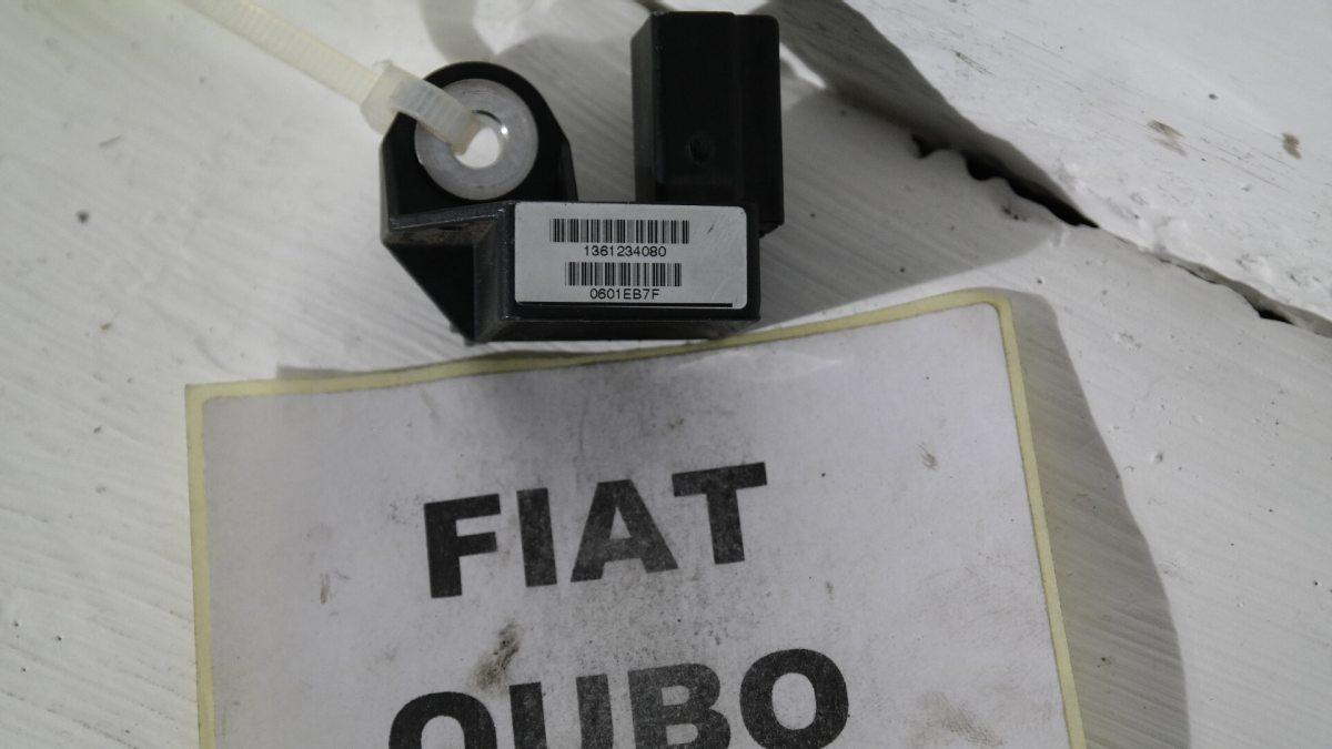 1361234080 0601eb7f fiat qubo dal 2008 sensore airbag